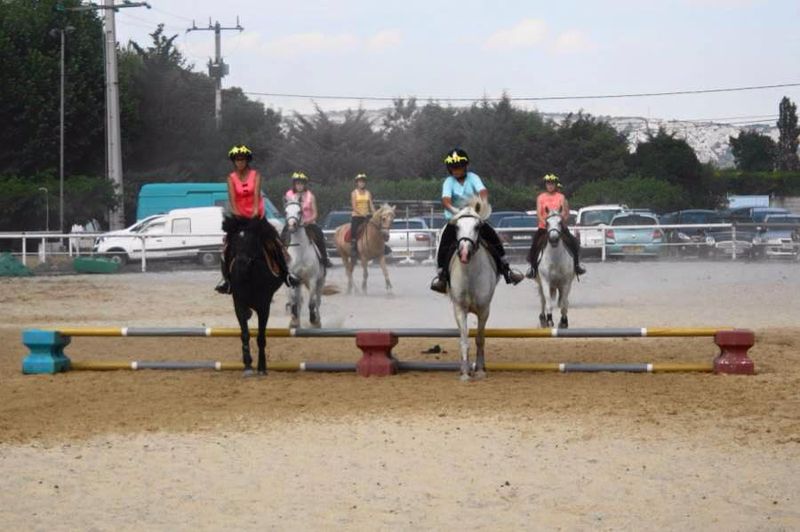 Stage d'équitation poney cheval ecuries du mas neuf salon de provence