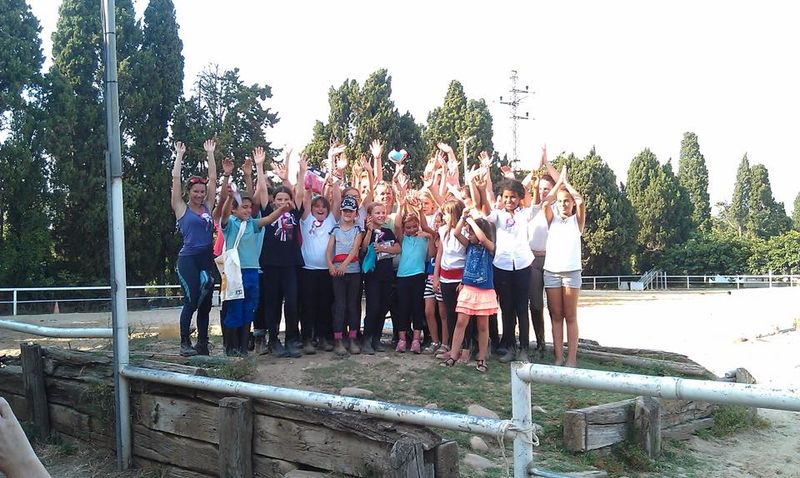 centre equestre poney club salon de provence ecuries du mas neuf